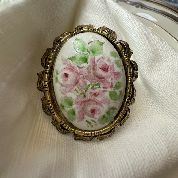 Cottagecore Vintage Porcelain Pink Rose
Floral Brooch with Gold Tone Metal Frame - Picture 3 of 7